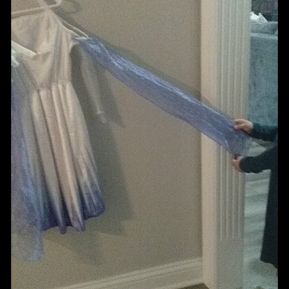 It is a Disney Elsa dress - Picture 3 of 6